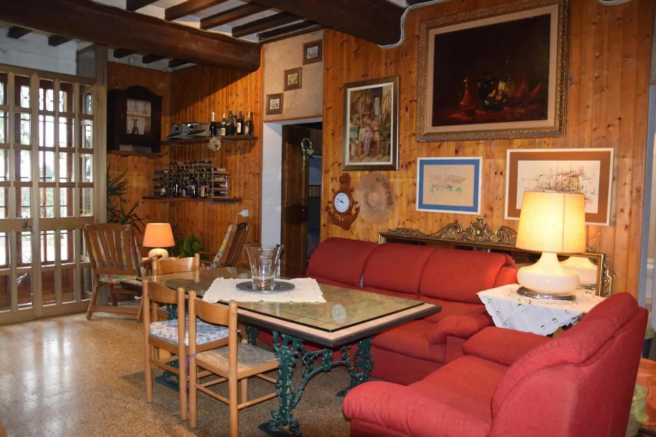 Bed & Breakfast B&Blequercedimarco Camera Rossa San Prospero Italy